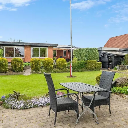 2 Bedroom Pet Friendly In *
