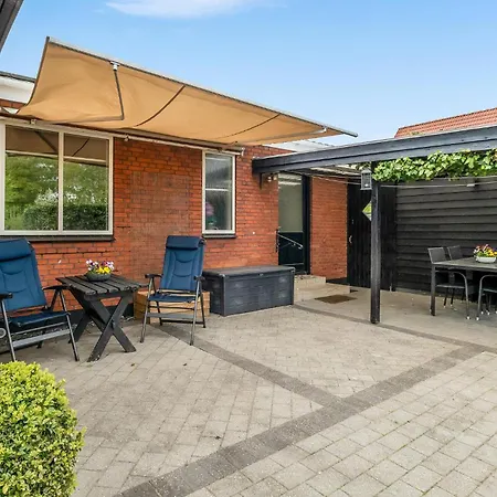 2 Bedroom Pet Friendly In *
